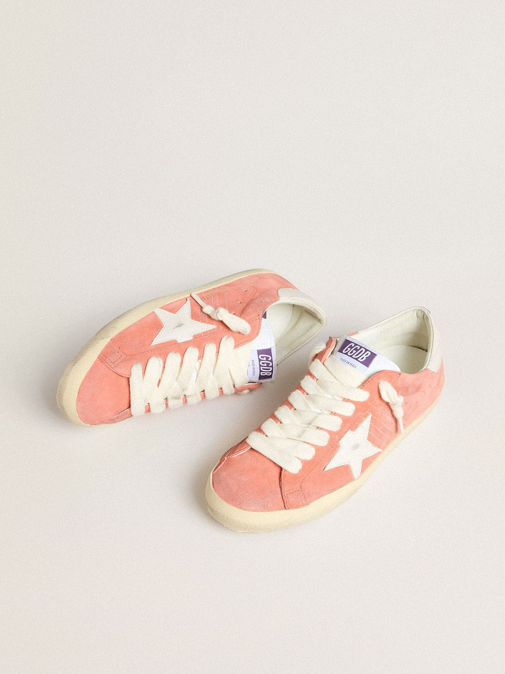 Golden Goose pánské Super-Star z korálového semiše s bílou koženou hvězdou a patní záložkou