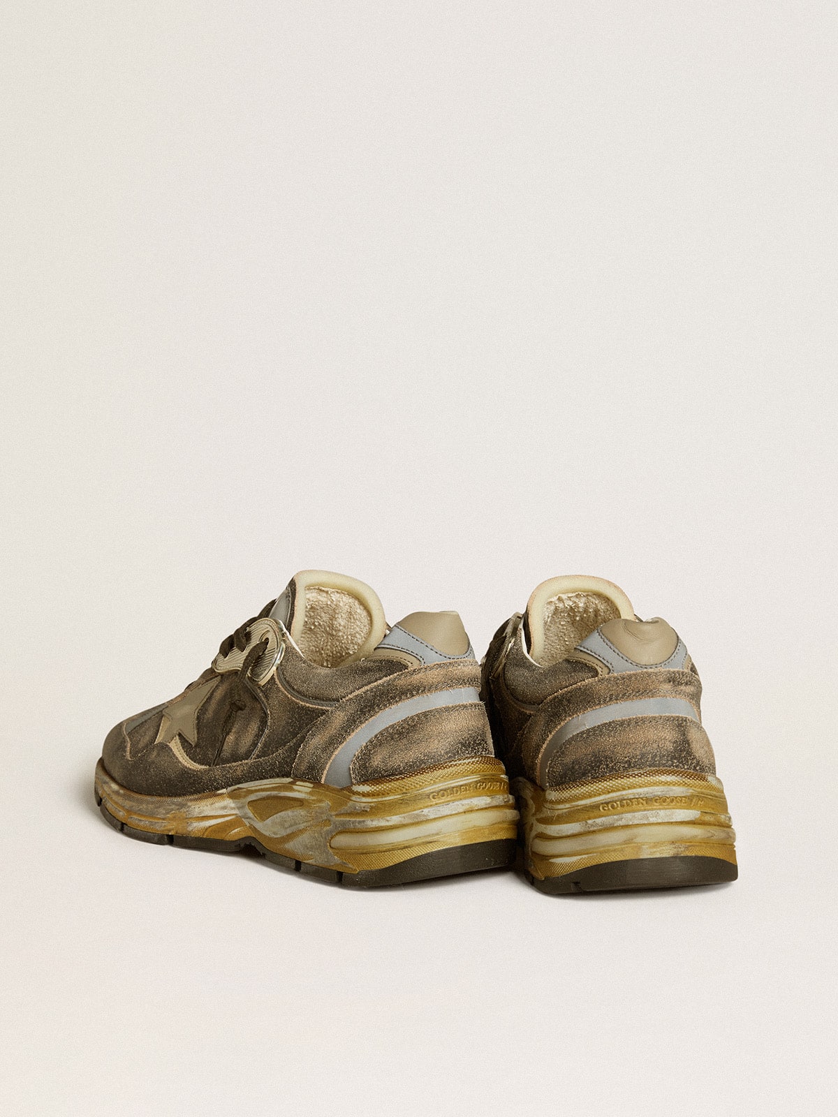 Golden Goose pánské Dad-Star v semiši a nylonu s khaki koženou hvězdou a patní záložkou