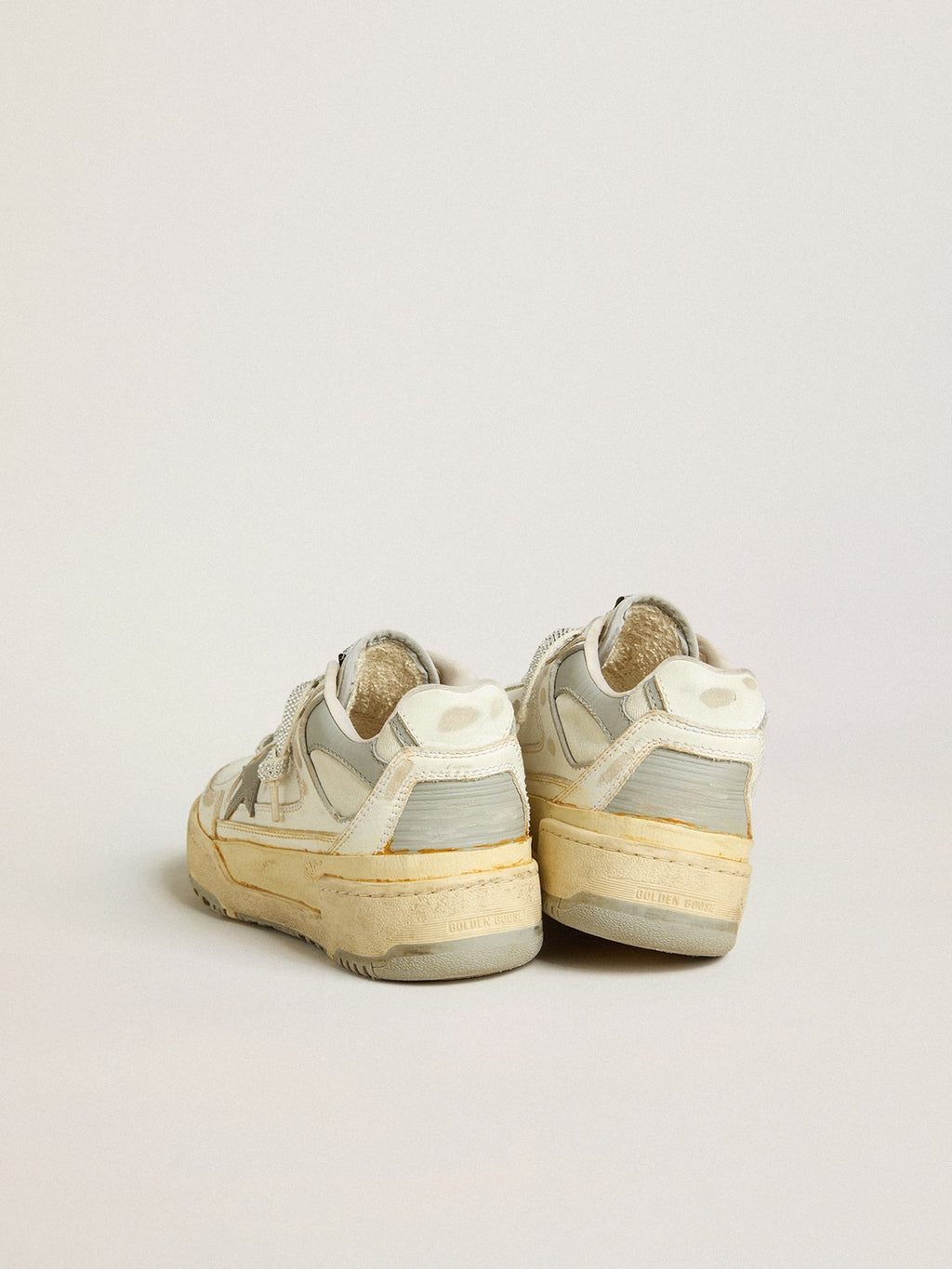 Golden Goose pánské Forty2 z bílé kůže s tkaničkami ozdobenými krystaly Swarovski a šedou hvězdou z TPU