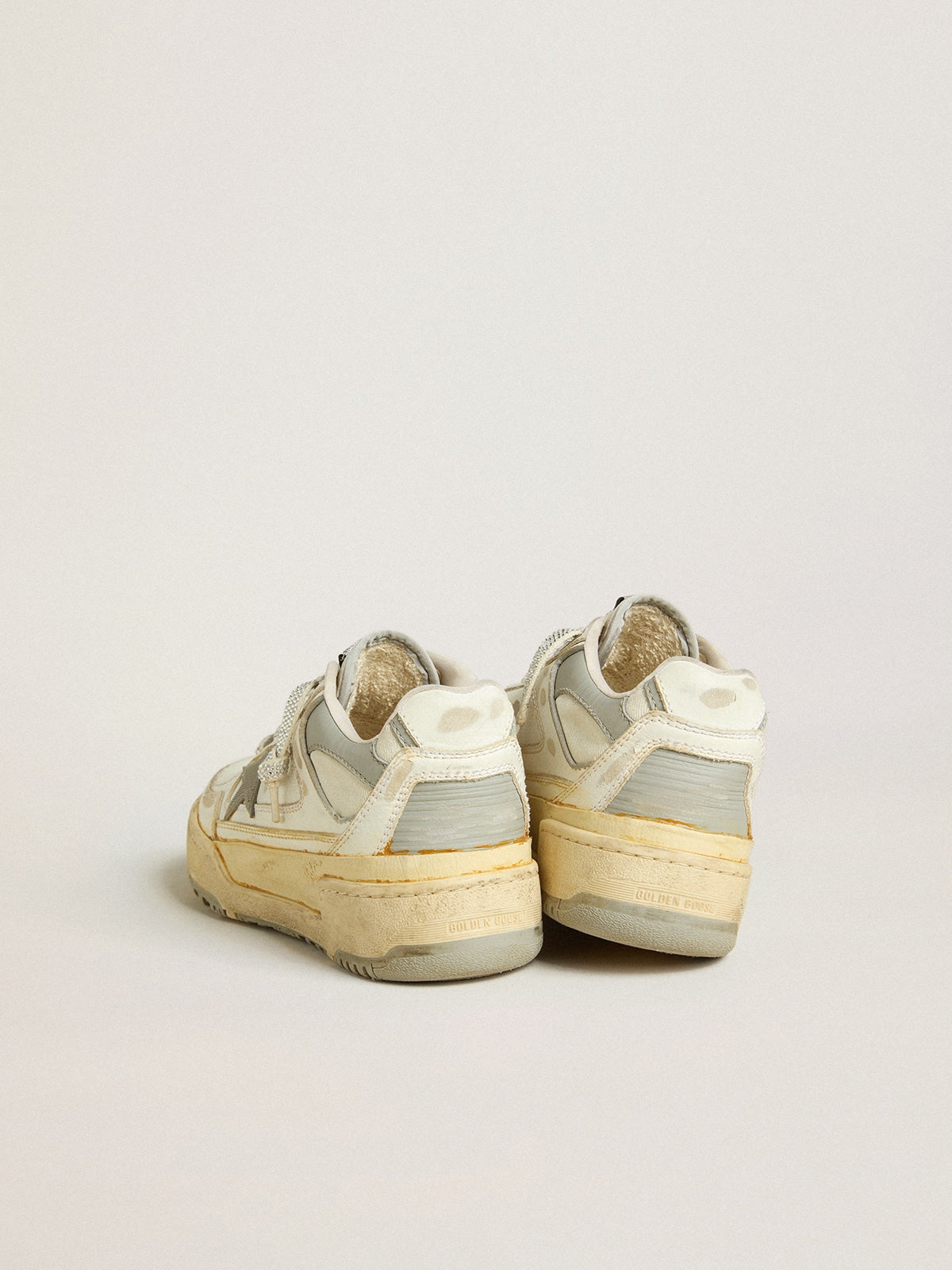 Golden Goose pánské Forty2 z bílé kůže s tkaničkami ozdobenými krystaly Swarovski a šedou hvězdou z TPU