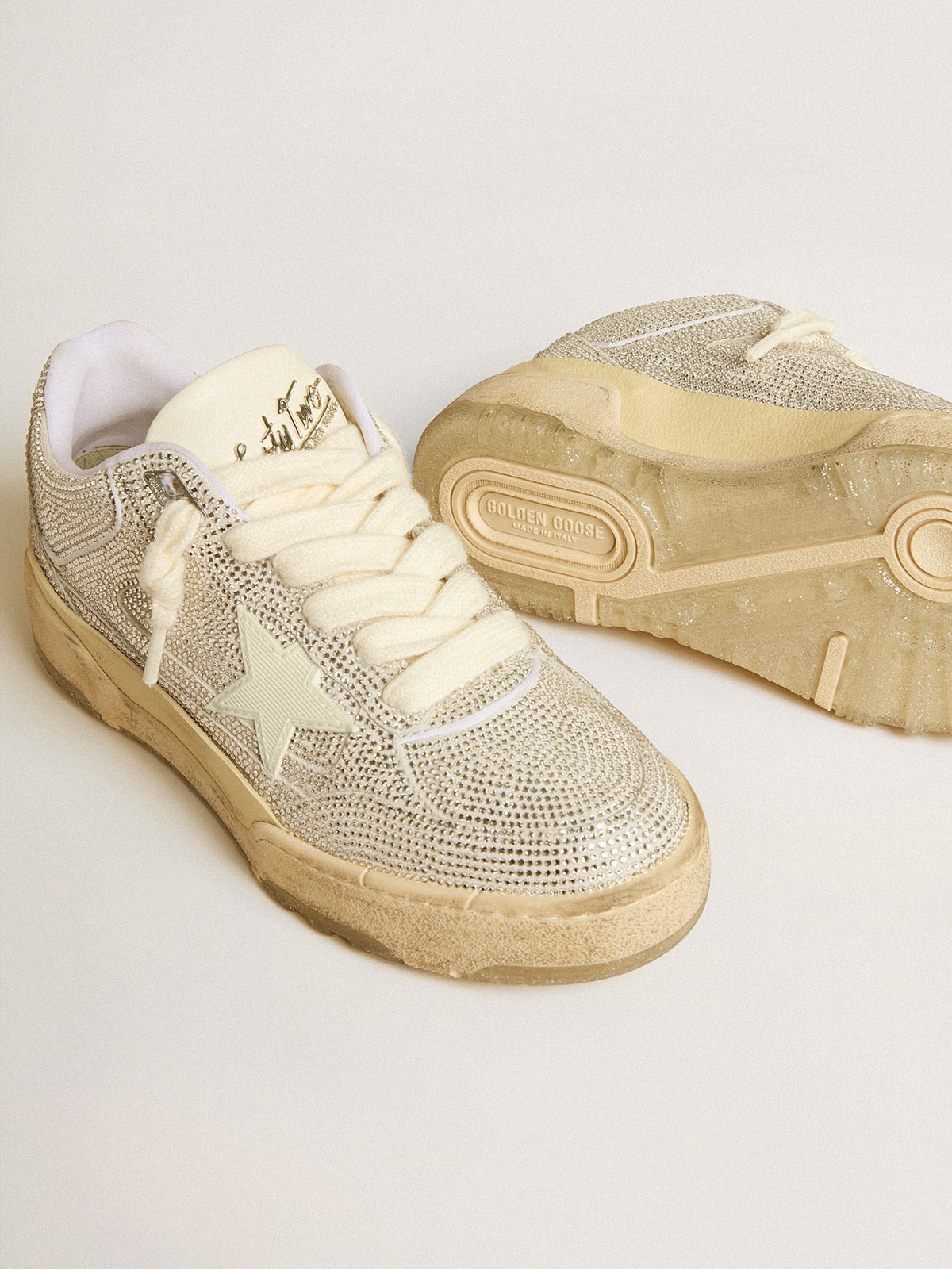 Golden Goose Forty2 v bílé kůži s krystaly Swarovski a bílou TPU hvězdou