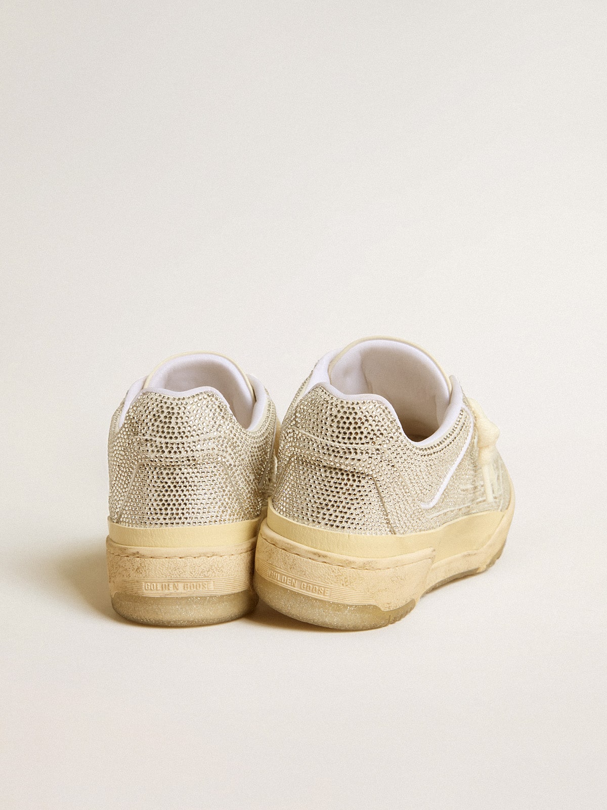 Golden Goose Forty2 v bílé kůži s krystaly Swarovski a bílou TPU hvězdou