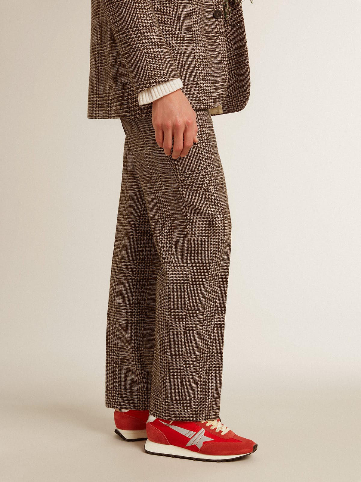 Golden Goose pánské Marathon s červeným nylonovým svrškem a stříbrnou hvězdou