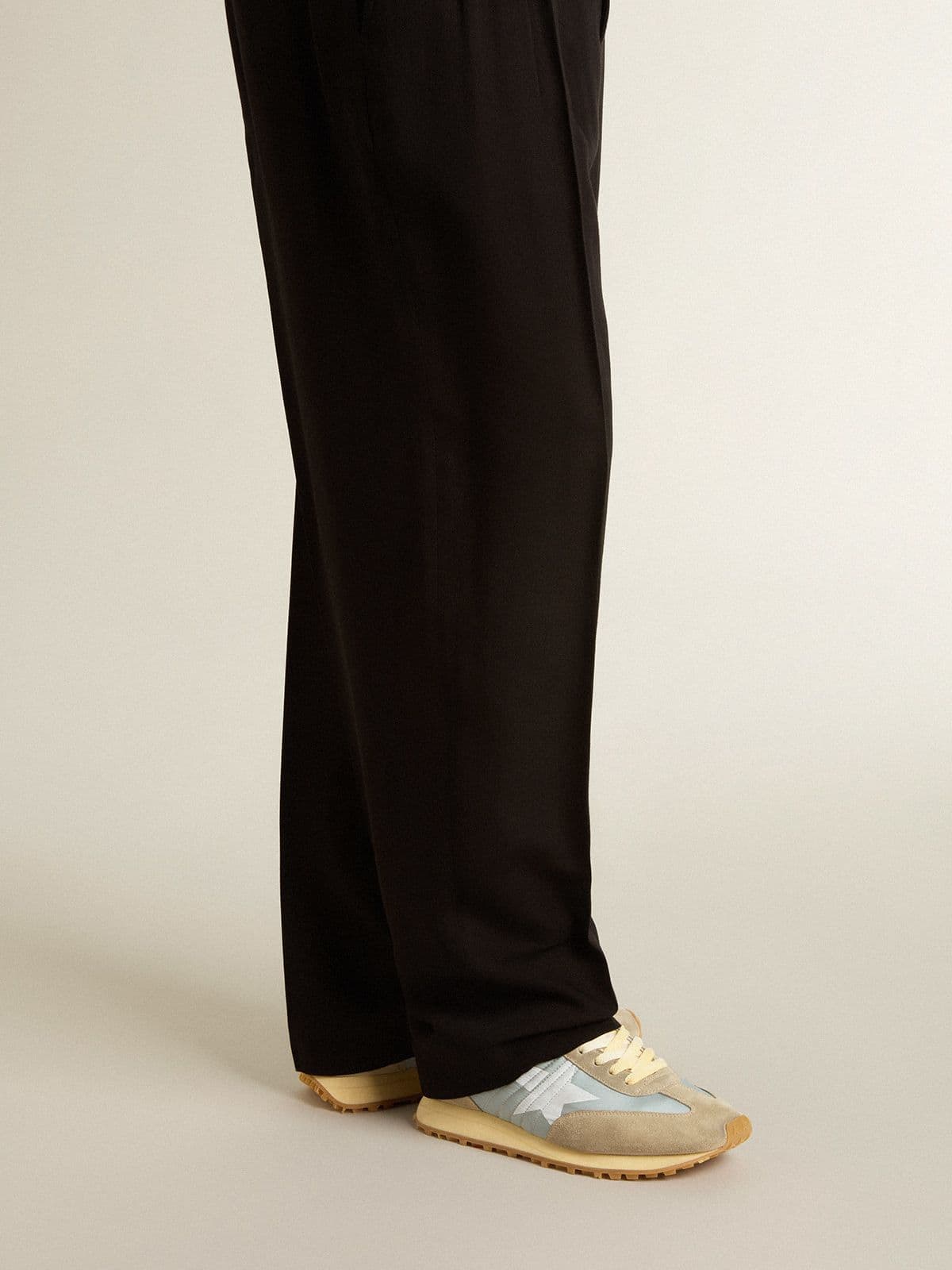 Golden Goose pánské Marathon se světle modrým svrškem z nylonu a pastelově modrou hvězdou