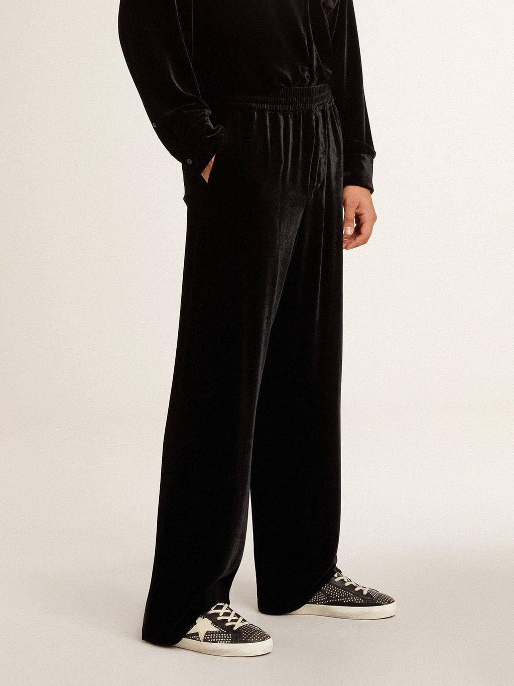 Golden Goose pánské Super-Star v černé nappa se stříbrnými cvočky a bílou koženou hvězdou