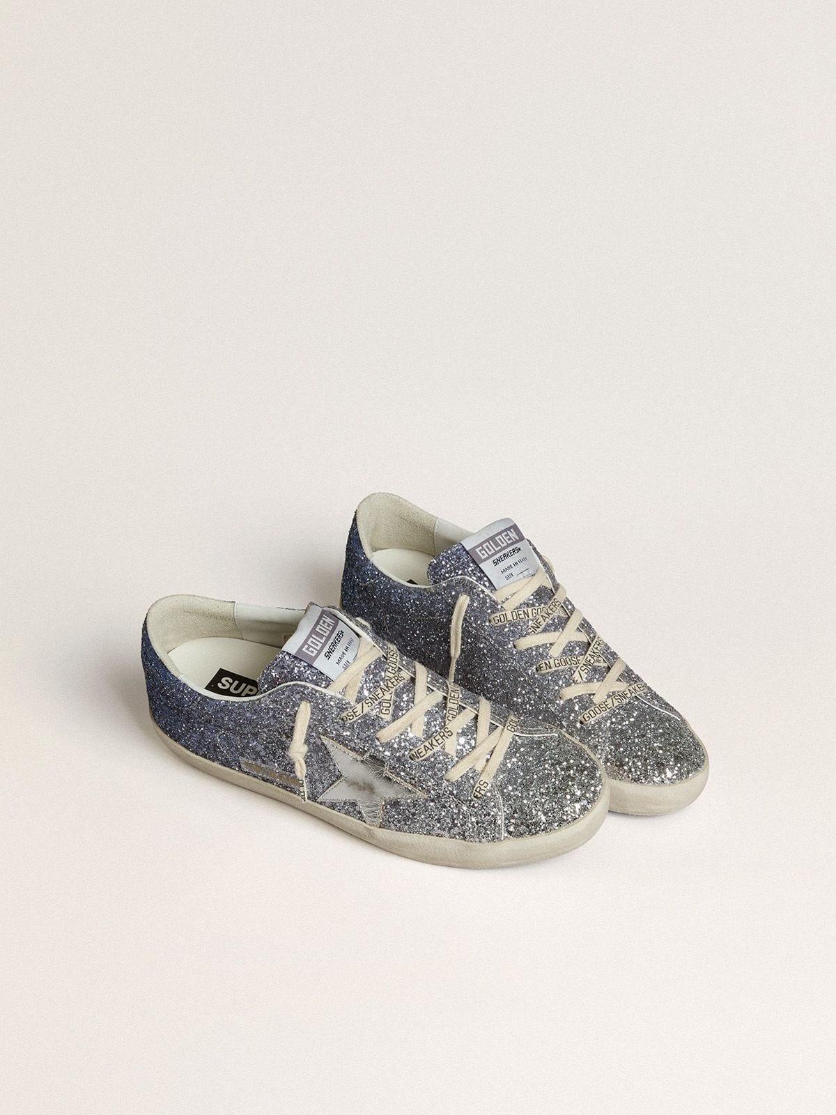 Golden Goose Super-Star LTD ve vícebarevném třpytivém provedení se stříbrnou metalickou koženou hvězdou