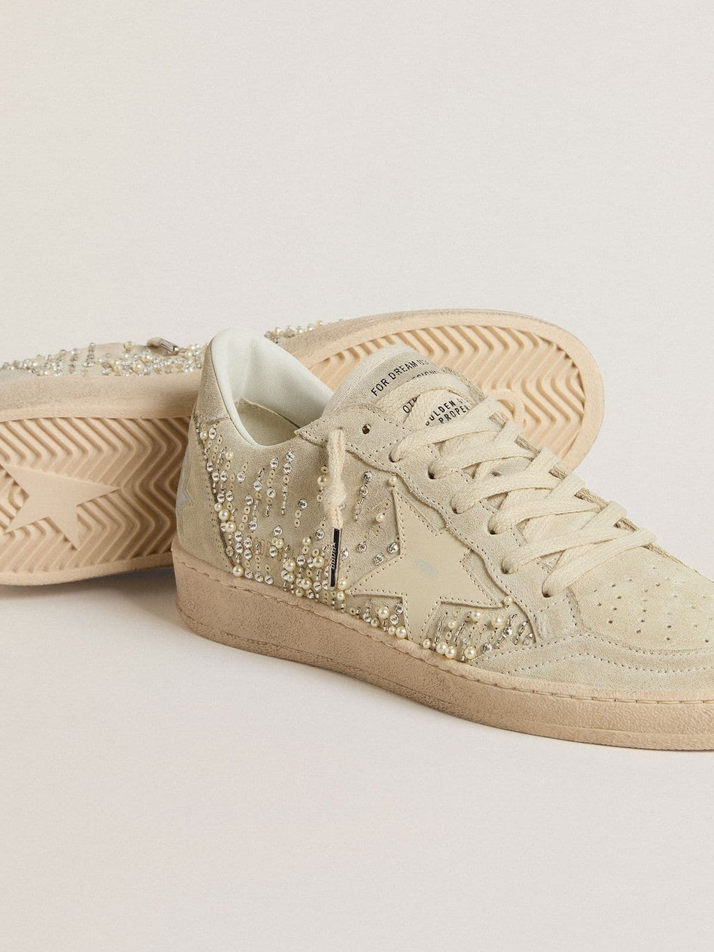 Golden Goose Ball Star ze semiše se Swarovski krystaly, perlami a koženou hvězdou