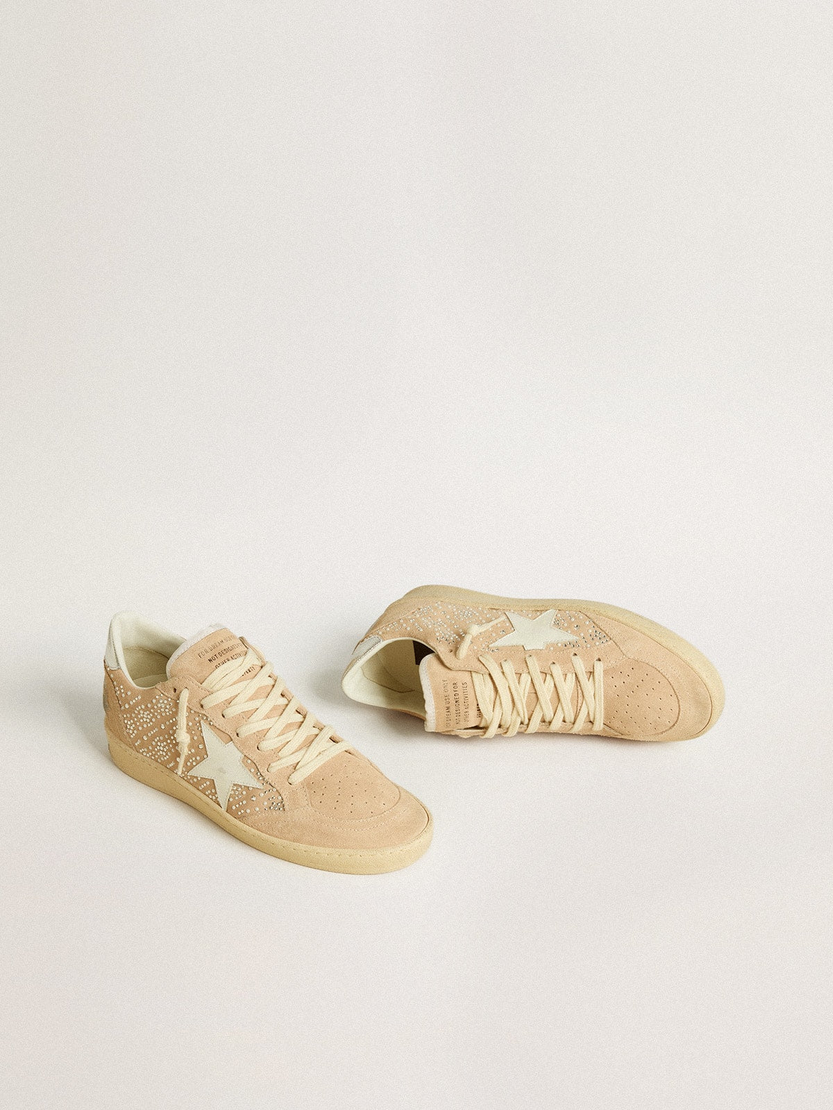 Golden Goose Ball Star ze semiše se Swarovski krystaly, koženou hvězdou a stříbrnou metalickou patní záložkou