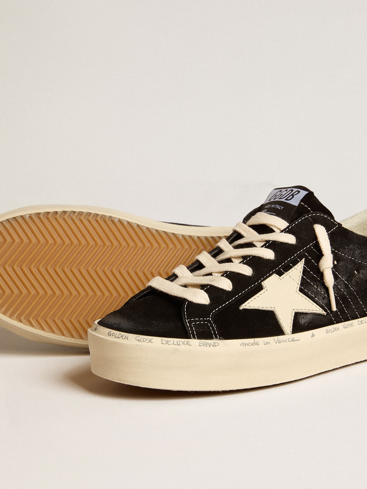 Golden Goose dámské Hi Star z černé kůže se stříbrným třpytivým detailem na patě