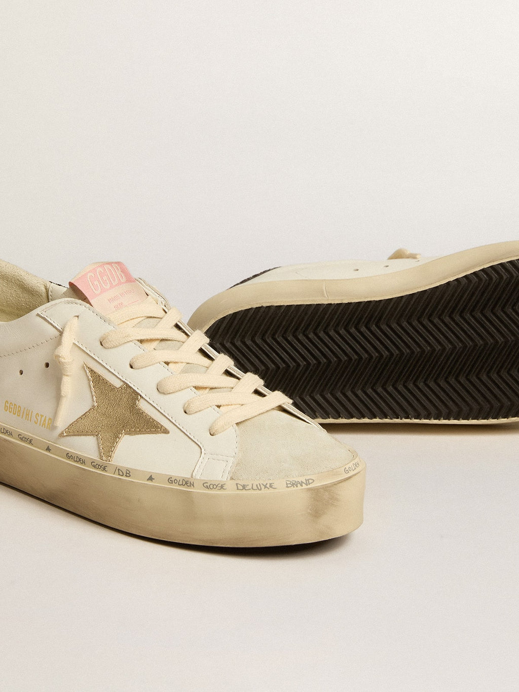 Golden Goose Hi Star s platinově metalickou koženou hvězdou a třpytivou patní záložkou