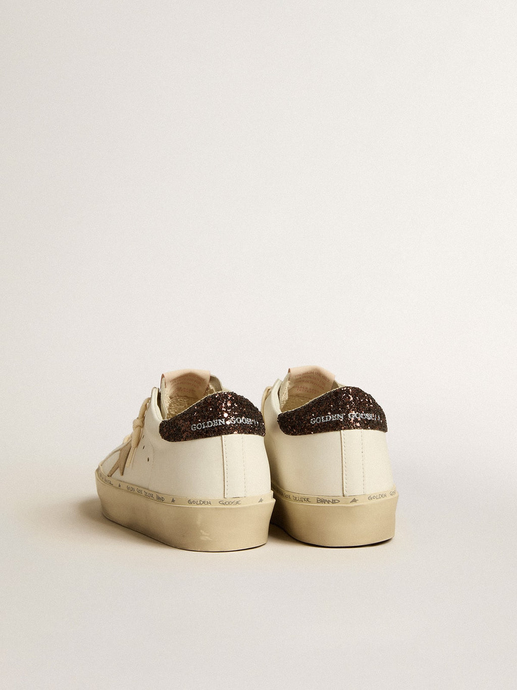 Golden Goose Hi Star s platinově metalickou koženou hvězdou a třpytivou patní záložkou