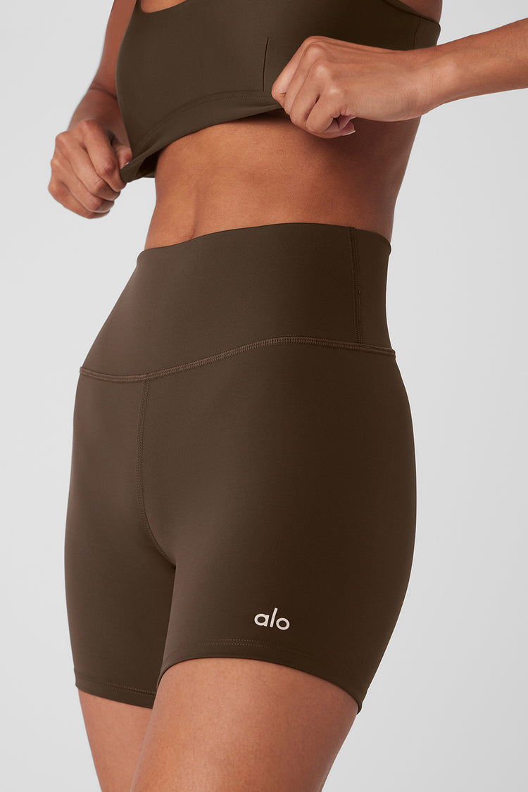 Alo Yoga 5\" Airlift Energy Short - hnědá